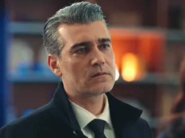 Volkan le suplica a Asya que no se vaya de Tekirdağ, pero ella ya ha tomado una decisión Volkan le suplica a Asya que no se vaya de Tekirdağ, pero ella ya ha tomado una decisión