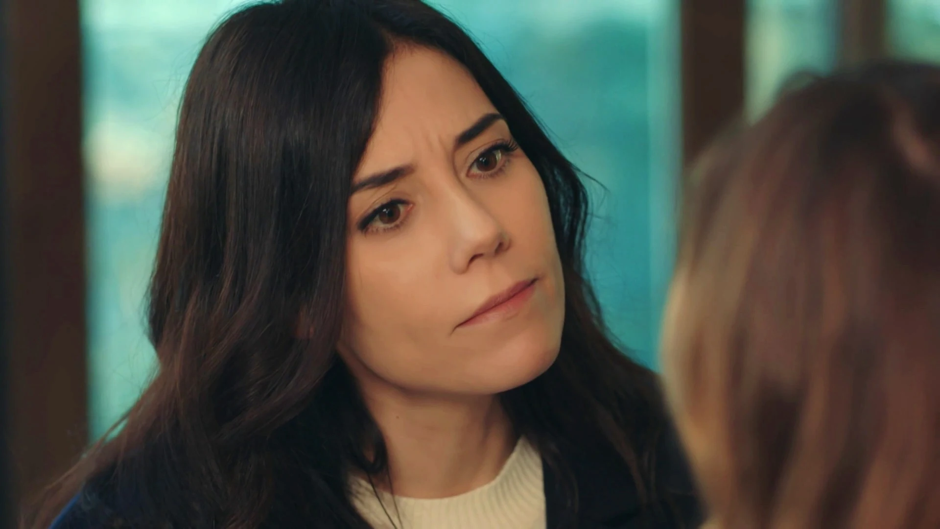 Asya se enfrenta a Derin y se defiende de sus duras acusaciones: “Aras y yo no tuvimos nada que ver con la muerte de tu padre” Asya se enfrenta a Derin y se defiende de sus duras acusaciones: “Aras y yo no tuvimos nada que ver con la muerte de tu padre”