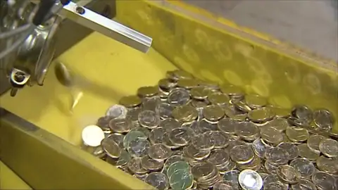 Yolanda Díaz acusa a la CEOE de "bloquear la salida de la crisis" Yolanda Díaz acusa a la CEOE de "bloquear la salida de la crisis"