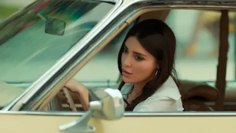 Müjgan huye del lado de Fikret… ¡Se entera de que fue él quien empujó a Ümit! Müjgan huye del lado de Fikret… ¡Se entera de que fue él quien empujó a Ümit!