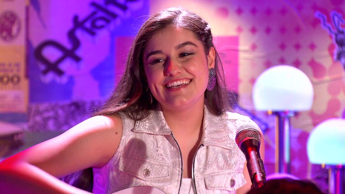 Catalina conquista al público del King’s: Revive su brillante actuación cantando ‘Chica de barrio’ 