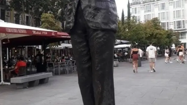 Estatua Federico Garc&iacute;a Lorca