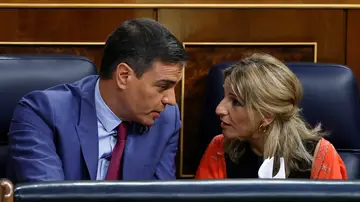 Pedro Sánchez y Yolanda Díaz en el Congreso