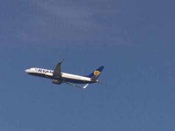 Avión de Ryanair en uno de sus trayectos 