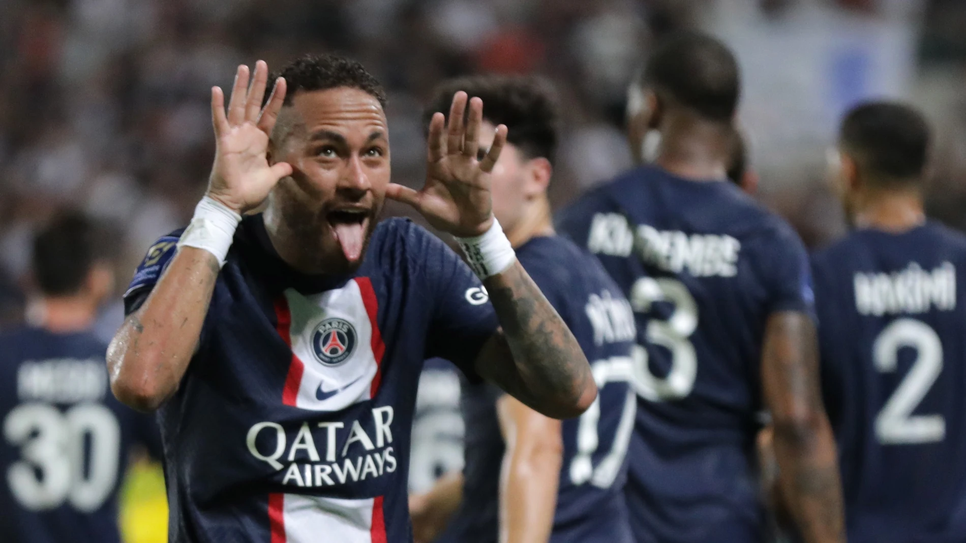 Neymar celebra uno de sus dos goles ante el Nantes