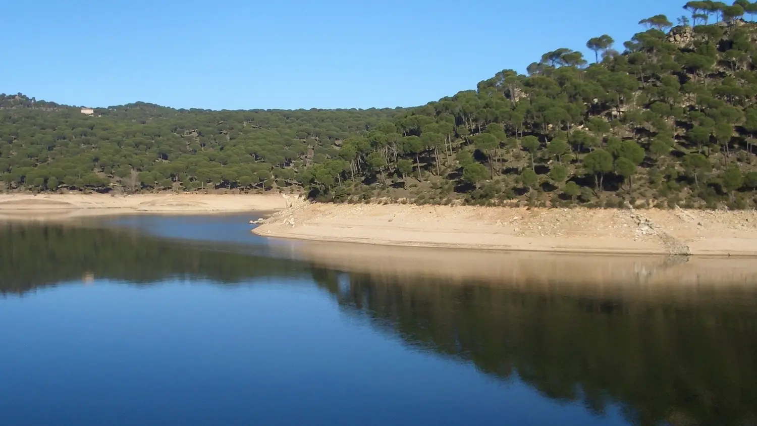 El embalse de San Juan es una de las piscinas naturales de Madrid m&aacute;s populares
