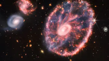 El telescopio James Webb muestra el caos de la galaxia Rueda de Carro