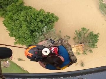 Momento de un rescate en Kentucky por las inundaciones
