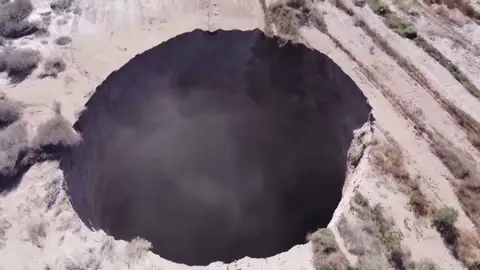 Enorme agujero en Chile Enorme agujero en Chile