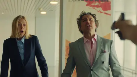 Así comienza ‘The Mallorca Files’: un testigo protegido, asesinado delante de Miranda Blake Así comienza ‘The Mallorca Files’: un testigo protegido, asesinado delante de Miranda Blake