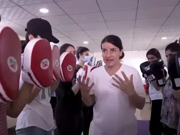 Deportes Antena 3 (03-08-22) El boxeo, el salvavidas de varias mujeres yazidíes amenazadas por ISIS en Irak Deportes Antena 3 (03-08-22) El boxeo, el salvavidas de varias mujeres yazidíes amenazadas por ISIS en Irak