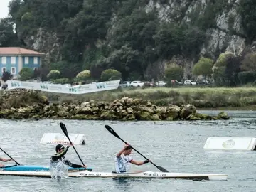 Piragüistas compitiendo el el Descenso Internacional del Sella de 2017 Piragüistas compitiendo el el Descenso Internacional del Sella de 2017