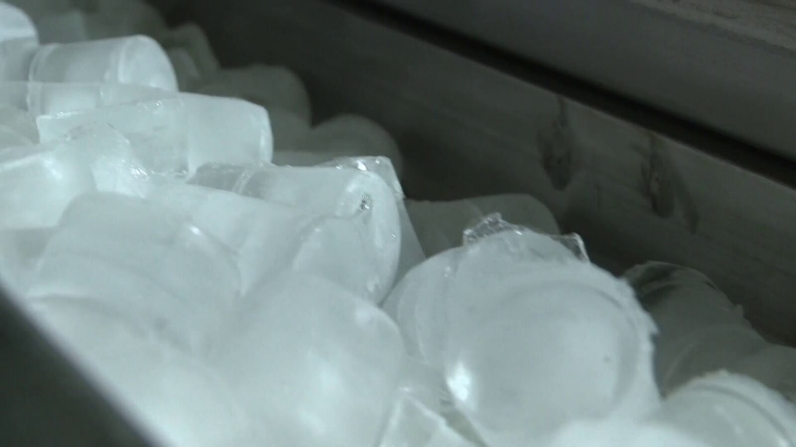 ¿Por qué se limita la venta de hielo en los supermercados de España?