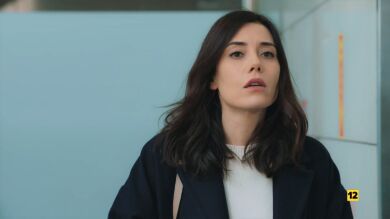 Nuevo golpe del destino: Asya, retenida en Turquía y cuestionada por todos