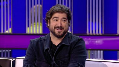 Antonio Orozco llega a 'Veo cómo cantas' con nuevos cantantes misteriosos: un futbolista, un animador y una panadera