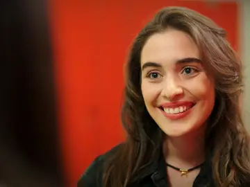 Llega un nuevo personaje al colegio Ataman: conoce a Çağla Şimşek, la actriz que interpreta a Ayşe en ‘Hermanos’