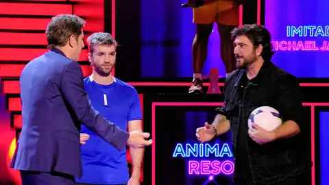 La divertida demostración de Antonio Orozco para reconocer a un verdadero futbolista La divertida demostración de Antonio Orozco para reconocer a un verdadero futbolista