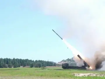 Lanzamiento de un misil del Ejército chino