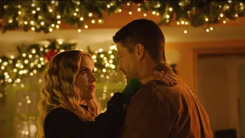 Ana Fernández y Lucho Fernández en 'Los Protegidos: A.D.N.' Ana Fernández y Lucho Fernández en 'Los Protegidos: A.D.N.'