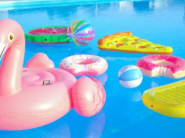 Hinchables en la piscina Hinchables en la piscina