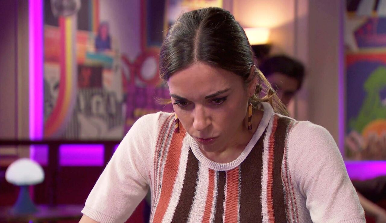 Avance semanal de 'Amar es para siempre': Coral, desolada tras su ruptura con Paloma, encuentra consuelo en la bebida 