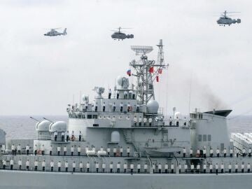 Un navío de la Armada china