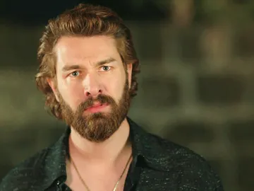 Müjgan, harta de las mentiras de Fikret… ¿Rompe con él para siempre? Müjgan, harta de las mentiras de Fikret… ¿Rompe con él para siempre?