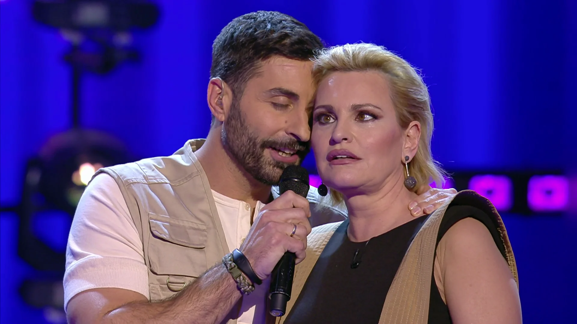 Ainhoa Arteta cae rendida cuando arqueólogo le canta al oído: “Me desmayo” Ainhoa Arteta cae rendida cuando arqueólogo le canta al oído: “Me desmayo”