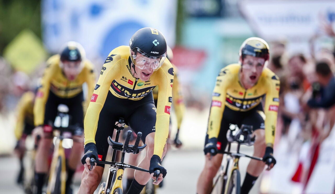 Jumbo gana en casa y Gesink se viste de líder en la Vuelta a España
