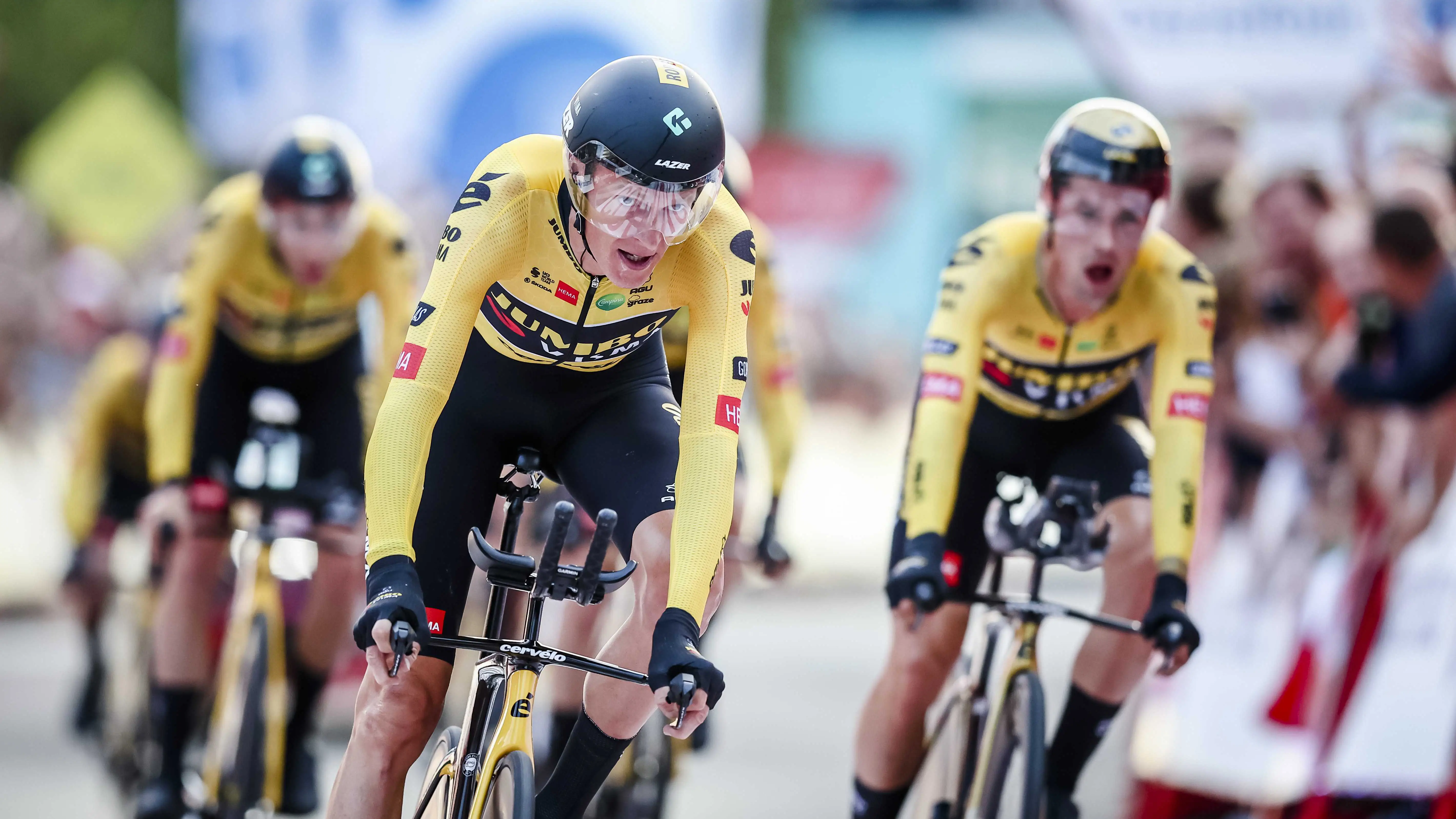 Jumbo gana en casa y Gesink se viste de líder en la Vuelta a España Jumbo gana en casa y Gesink se viste de líder en la Vuelta a España