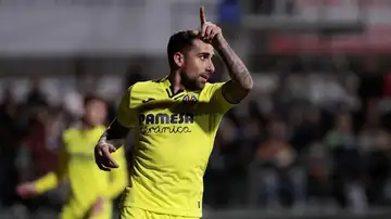 Paco Alcácer en un partido con el Villarreal