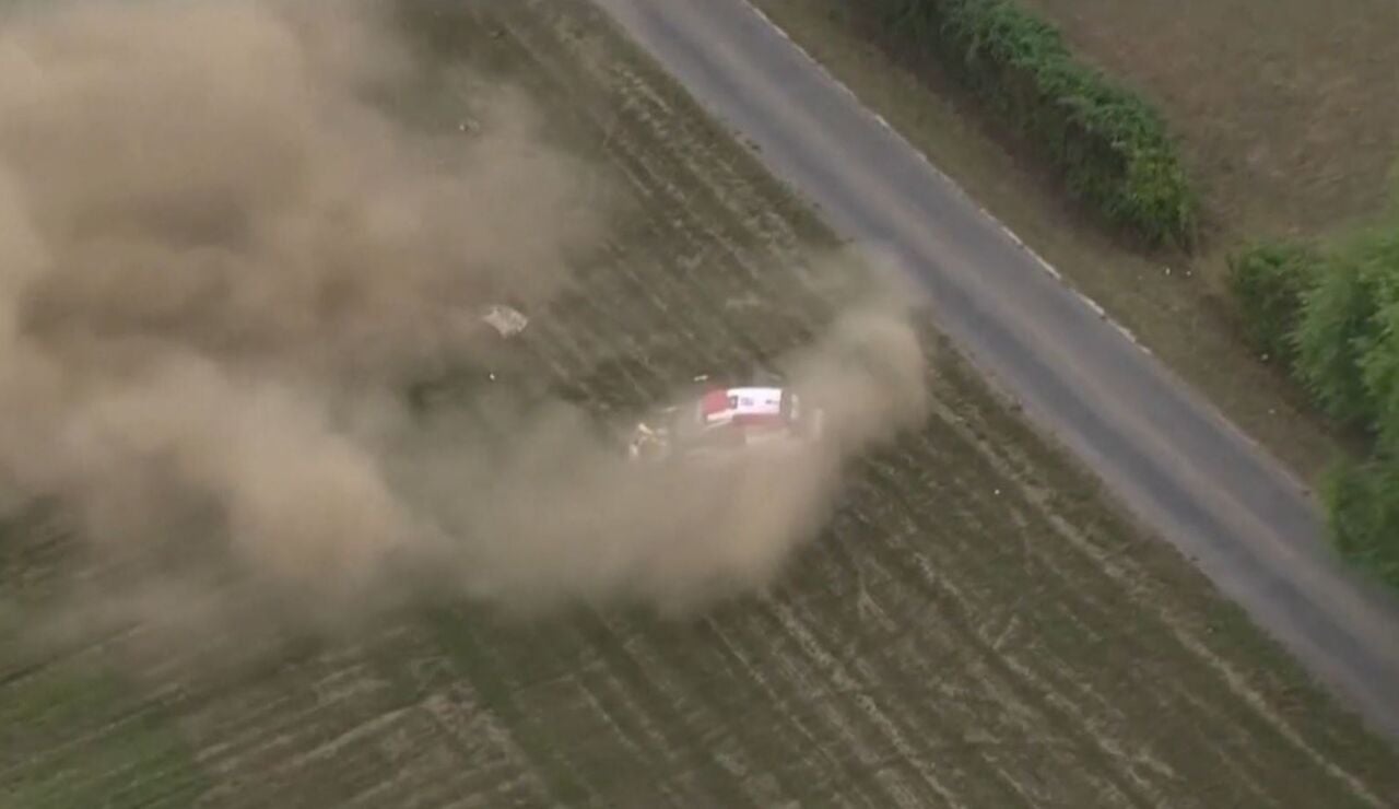 Así fue el espectacular accidente de Rovanpera en el Rally de Ypres