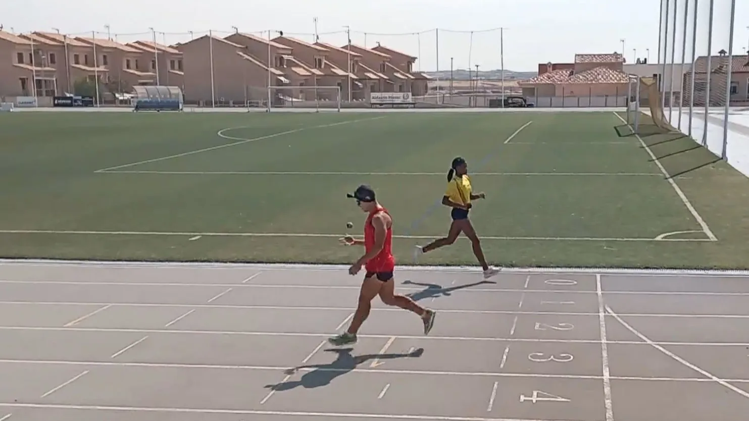 Christian L&oacute;pez bate el registro de retrorunning y ya acumula 90 R&eacute;cord Guinness
