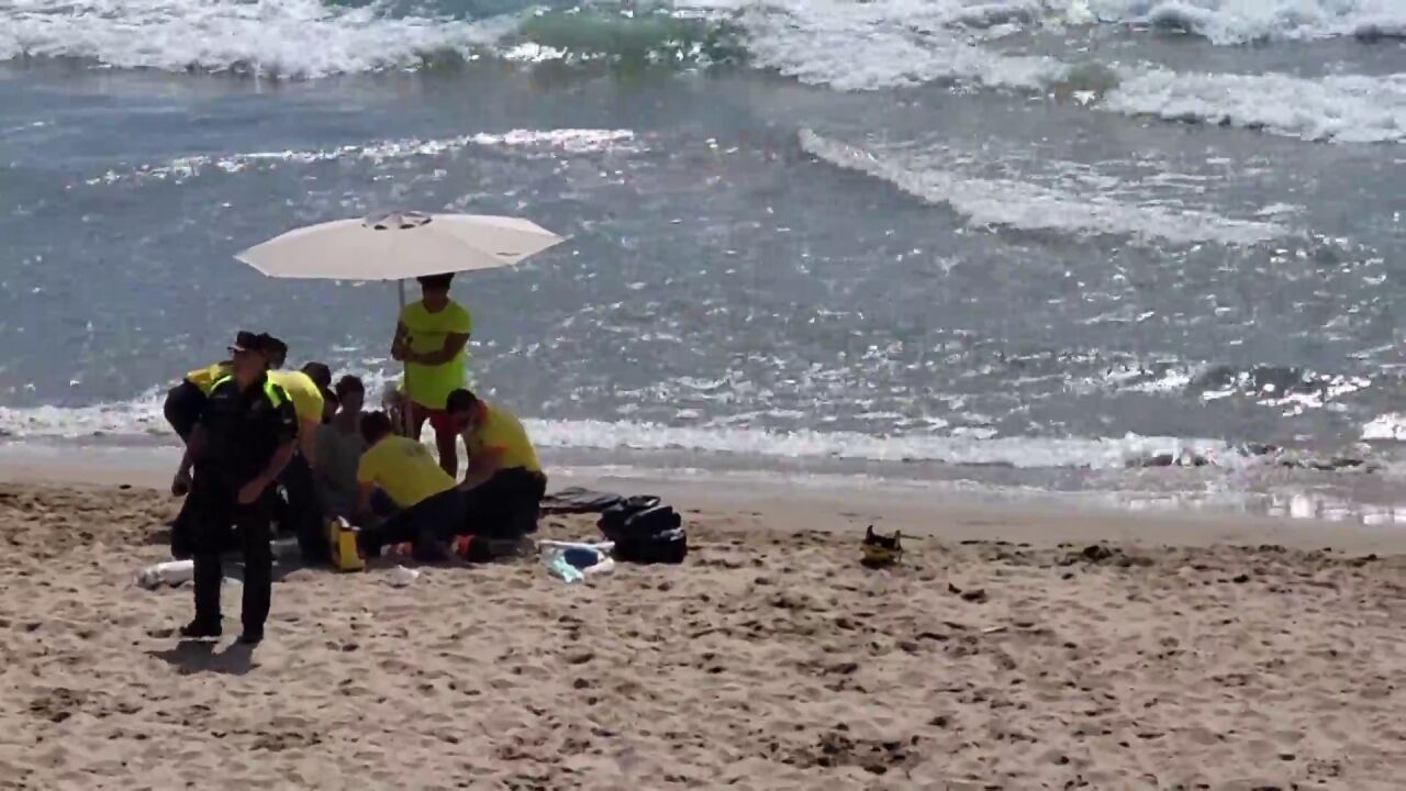 Mueren ahogados dos hombres y un menor en la playa de Els Capellans en ...