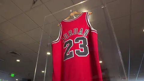 La camiseta de los Chicago Bulls de Michael Jordan que se subasta La camiseta de los Chicago Bulls de Michael Jordan que se subasta