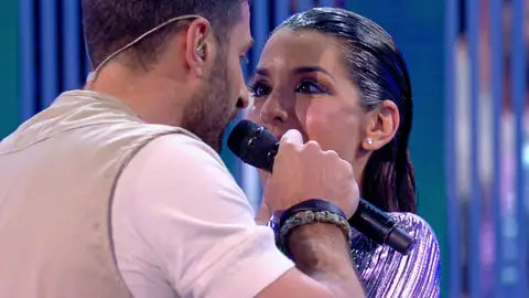 El arqueólogo seduce a Ruth Lorenzo El arqueólogo seduce a Ruth Lorenzo