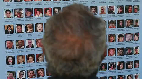 La Asociación de Víctimas del vuelo JK5022 rinde homenaje a las víctimas La Asociación de Víctimas del vuelo JK5022 rinde homenaje a las víctimas