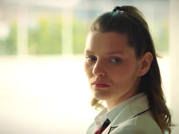 En el último capítulo de ‘Hermanos’: Harika trata de acabar con la relación de Doruk y Asiye, pero consigue el efecto contrario En el último capítulo de ‘Hermanos’: Harika trata de acabar con la relación de Doruk y Asiye, pero consigue el efecto contrario