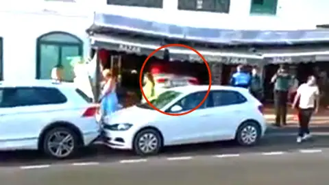 Coche empotrado en Lanzarote Coche empotrado en Lanzarote