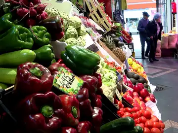 Frutas y verduras en un supermercado Frutas y verduras en un supermercado