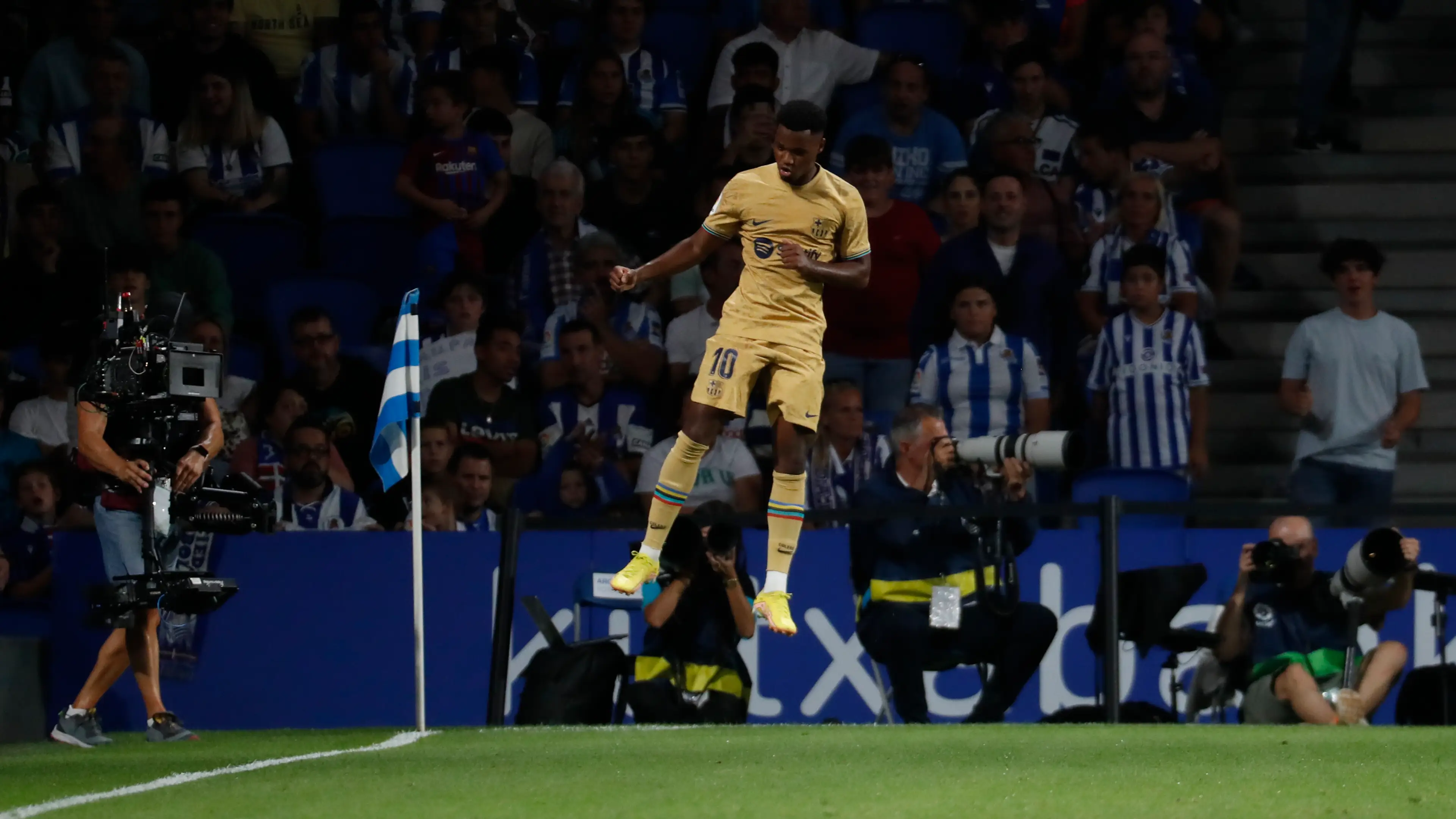 Ansu Fati celebra el gol de 1-4 frente a la Real Sociedad en la 2&ordf; jornada de LaLiga.