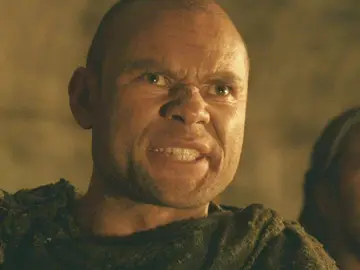 Ioane 'John' King en 'Spartacus' Ioane 'John' King en 'Spartacus'