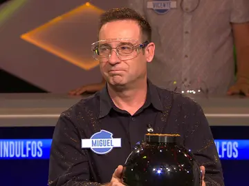 ‘Los Magics’ emplean todos sus trucos para ganar a los ‘Sindulfos’ en la bomba caliente ‘Los Magics’ emplean todos sus trucos para ganar a los ‘Sindulfos’ en la bomba caliente