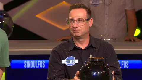 ‘Los Magics’ emplean todos sus trucos para ganar a los ‘Sindulfos’ en la bomba caliente ‘Los Magics’ emplean todos sus trucos para ganar a los ‘Sindulfos’ en la bomba caliente