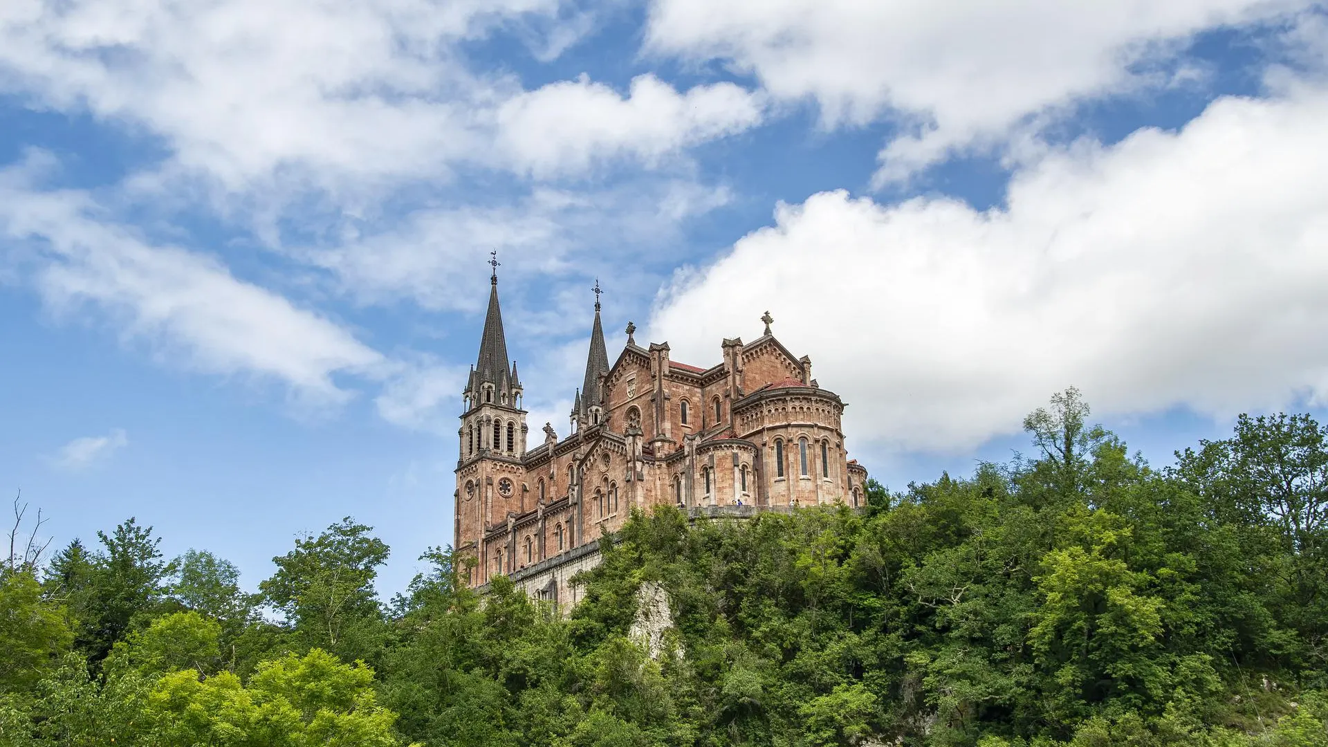 Bas&iacute;lica de Covadonga