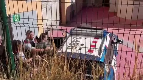 El hijo del conductor que mató a dos ciclistas en Barcelona en su entrada al coche policial: "Papá te quiero" El hijo del conductor que mató a dos ciclistas en Barcelona en su entrada al coche policial: "Papá te quiero"