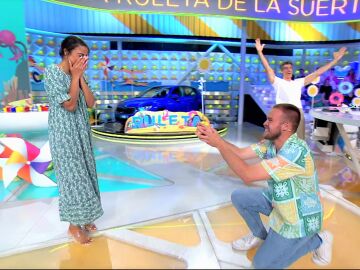  Momento histórico en ‘La ruleta de la suerte’: ¡Un concursante le pide la mano a su pareja!