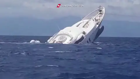 yate hudiéndose yate hudiéndose