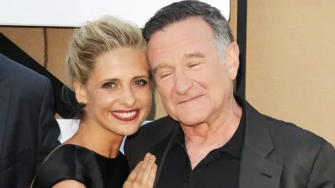 Sarah Michelle Guellar y Robin Williams Sarah Michelle Guellar y Robin Williams
