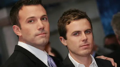 Ben Affleck y su hermano Casey Ben Affleck y su hermano Casey